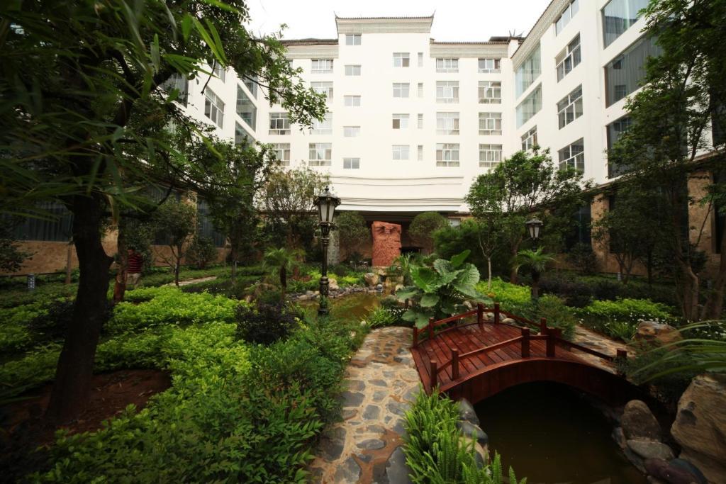 Xiongzhao Grand Hotel Weishan Дали Экстерьер фото